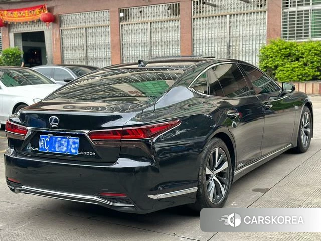 Lexus LS 2021 Черный из Китая