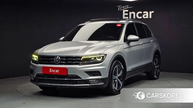 Volkswagen Tiguan second Generation 2018 Серебристо-серый из Кореи