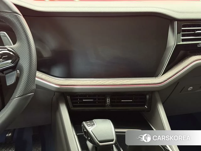 Volkswagen Touareg 2023 Черный из Китая
