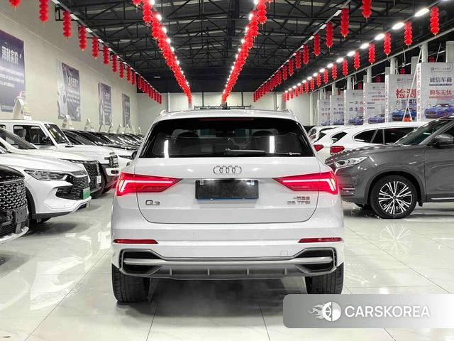 Audi Q3 2021 Белый из Китая