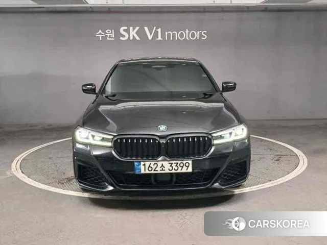 BMW 5 Series (G30) 2021 Черный из Кореи