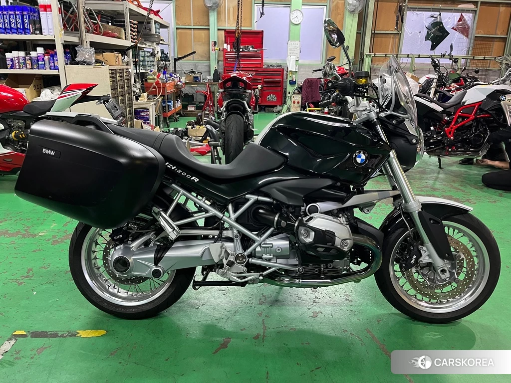 Проданный BMW R1200R CLASSIC 2013 из Японии