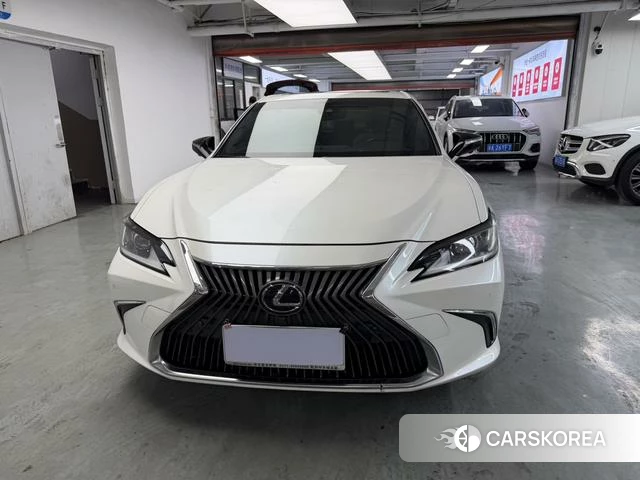 Lexus ES 2021 Белый из Китая