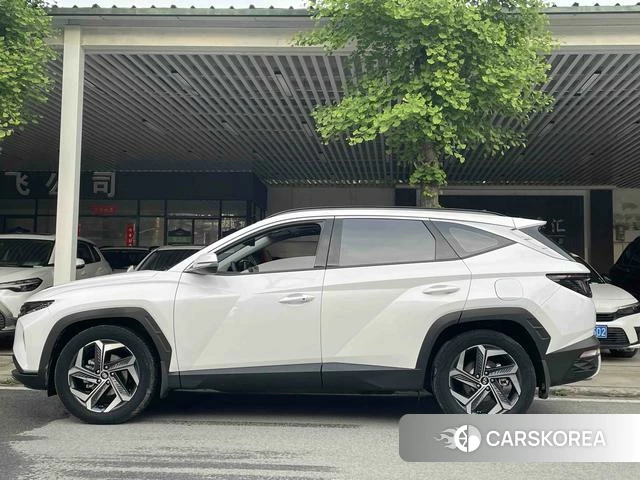 Hyundai Tucson 2022 Белый из Китая