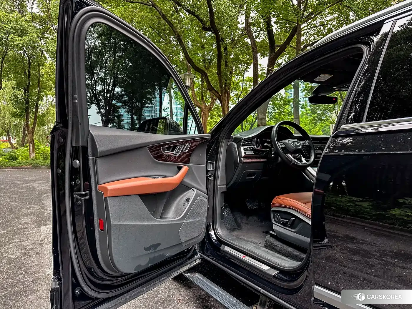 Audi Q7 2022 Черный из Китая