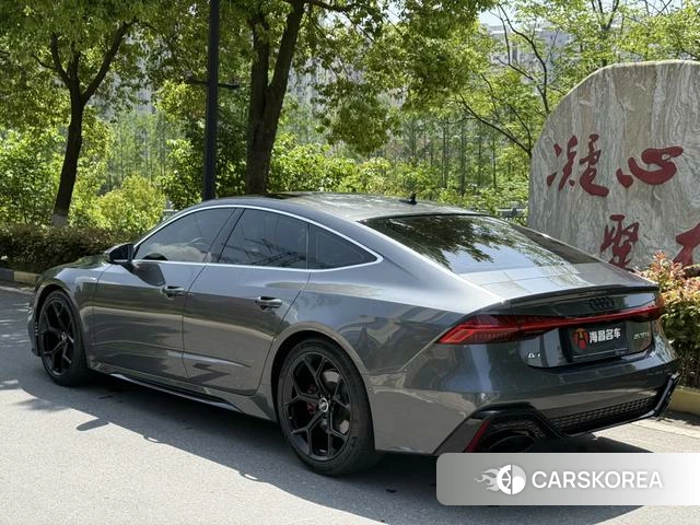 Audi A7 2022 Темно-серый из Китая