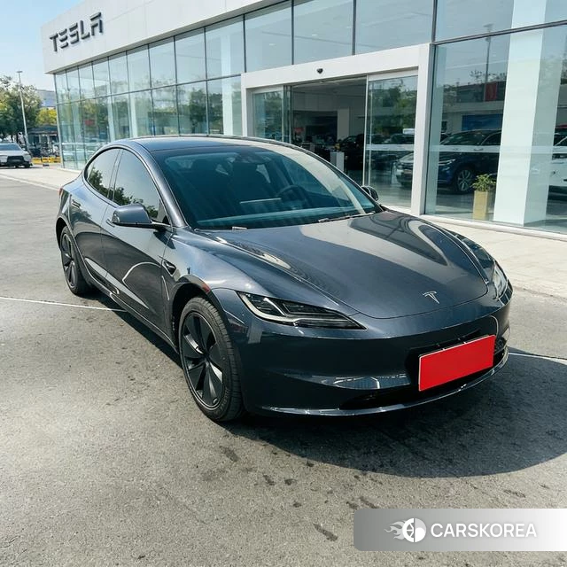 Tesla Model 3 2025 Темно-серый из Китая