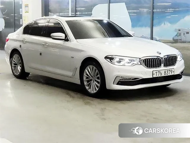 BMW 5 Series (G30) 2018 Белый из Кореи