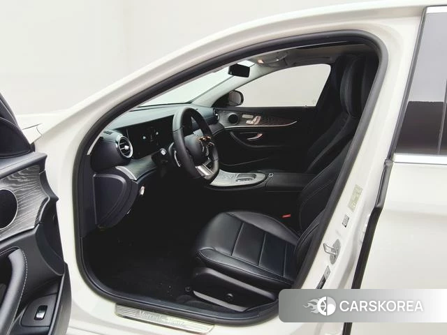Mercedes-Benz E-class 2022 Белый из Китая