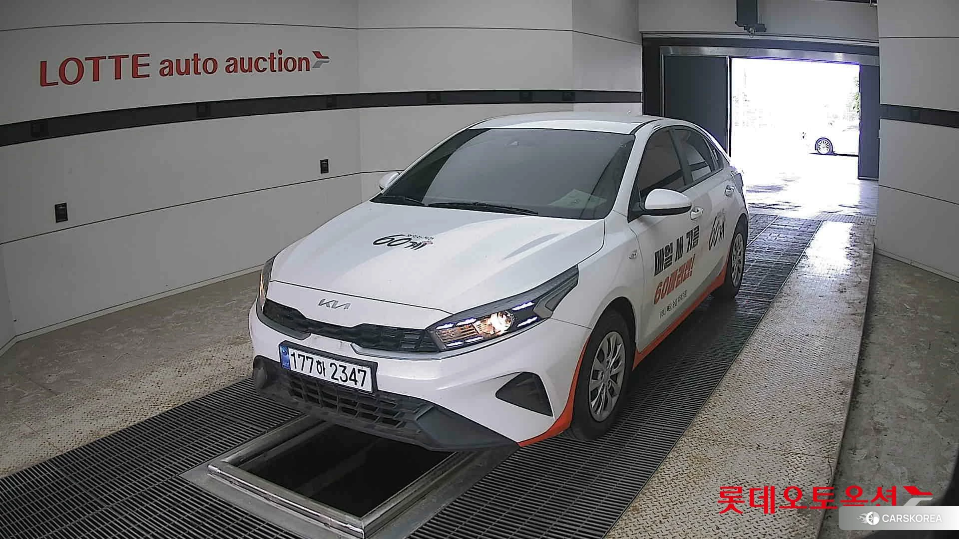Kia K3 2024 Snow White Pearl из Кореи