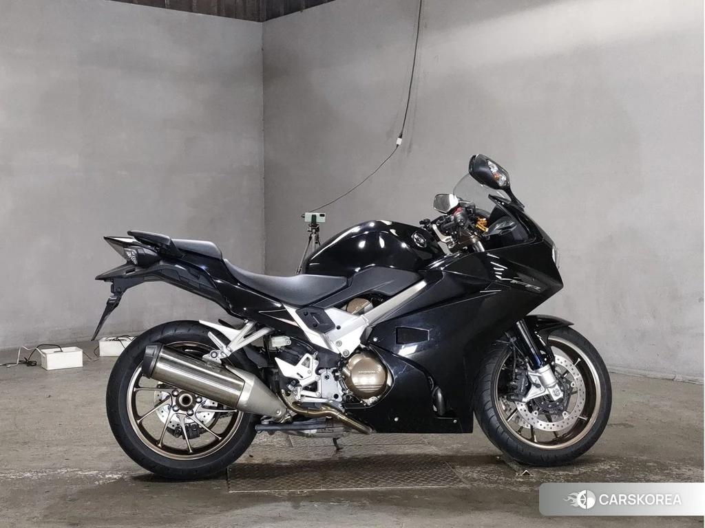Проданный Honda VFR800F 2014 из Японии