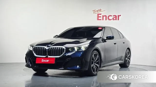 BMW 5 Series (G60) 2024 Черный из Кореи