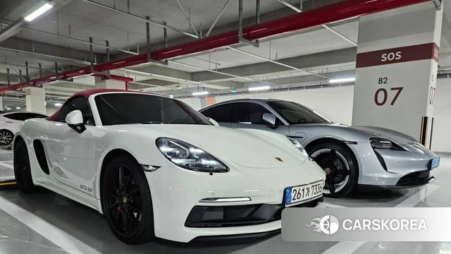 Porsche 718 Boxster 2021 Белый из Кореи