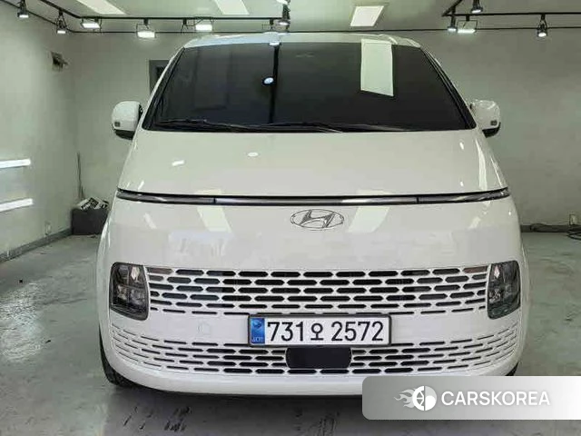 Hyundai Staria 2023 Белый из Кореи