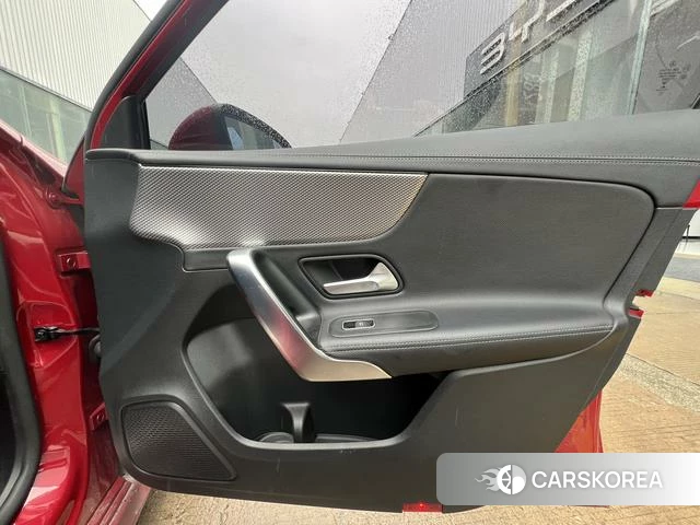Mercedes-Benz Class A 2021 Красный из Китая