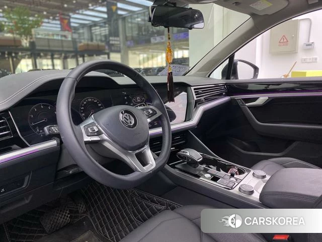 Volkswagen Touareg 2019 Черный из Китая