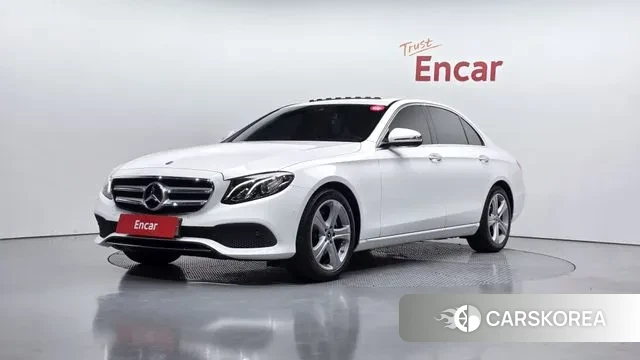 Mercedes-Benz E-Class W213 2018 Белый из Кореи