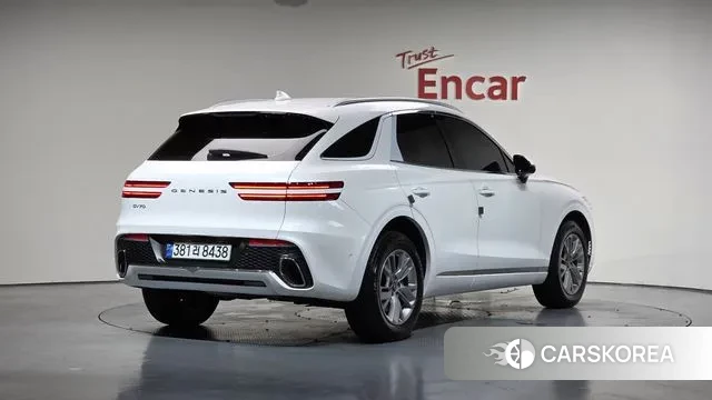 Genesis GV70 2023 Белый из Кореи