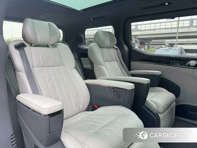 Extremely krypton ZEEKR 009 2025 Белый из Китая