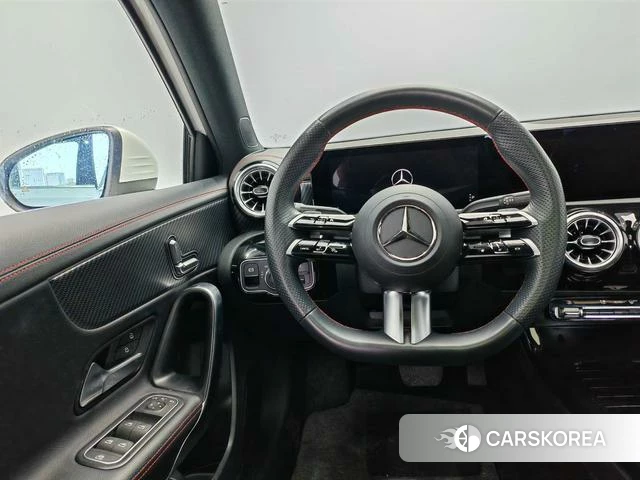 Mercedes-Benz Class A 2024 Белый из Китая