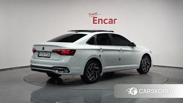 Volkswagen 7th Generation of Jetta 2023 Белый из Кореи