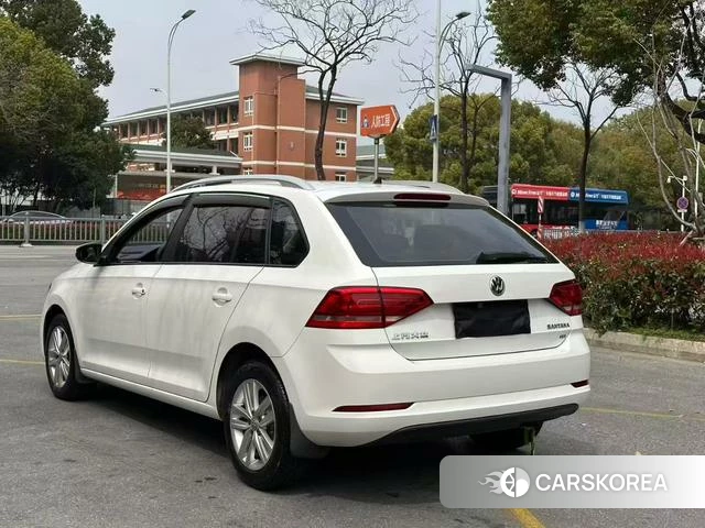 Volkswagen Santana 2018 Белый из Китая