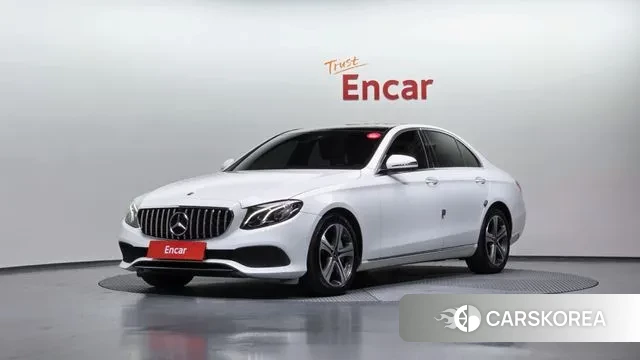 Mercedes-Benz E-Class W213 2018 Белый из Кореи