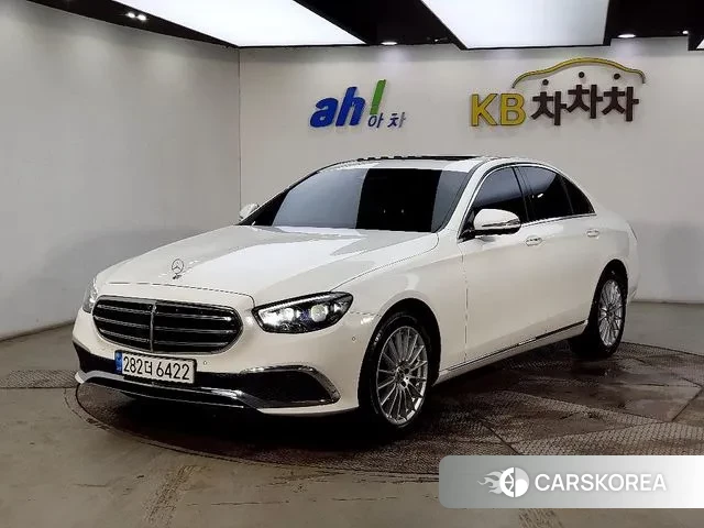 Mercedes-Benz E-Class W213 2022 Белый из Кореи