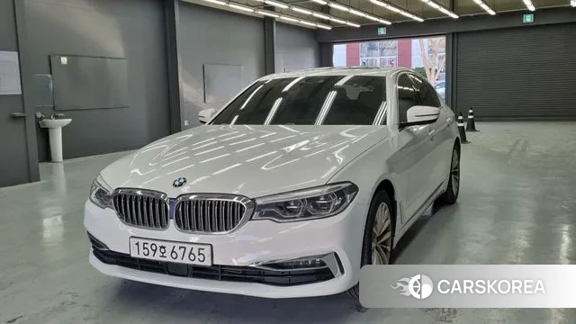 BMW 5 Series (G30) 2019 Белый из Кореи