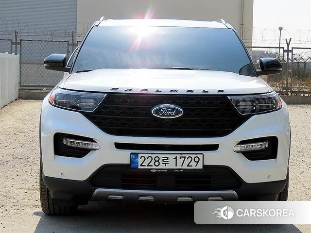 Ford Explorer 6th Generation 2022 Белый из Кореи