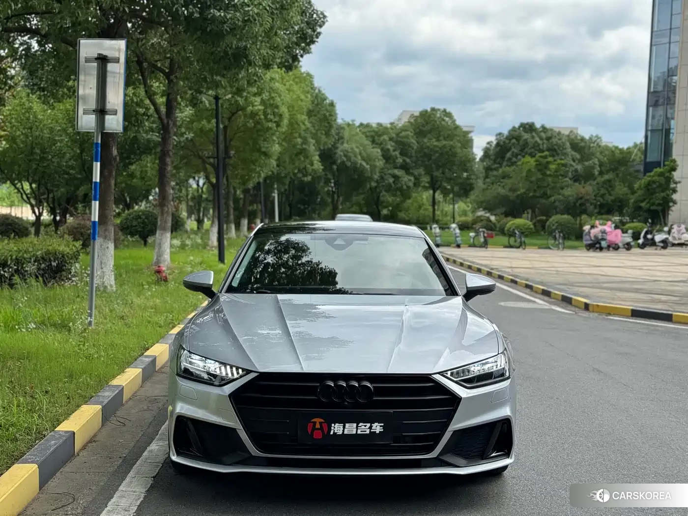 Audi A7 2024 Silver/gray из Китая