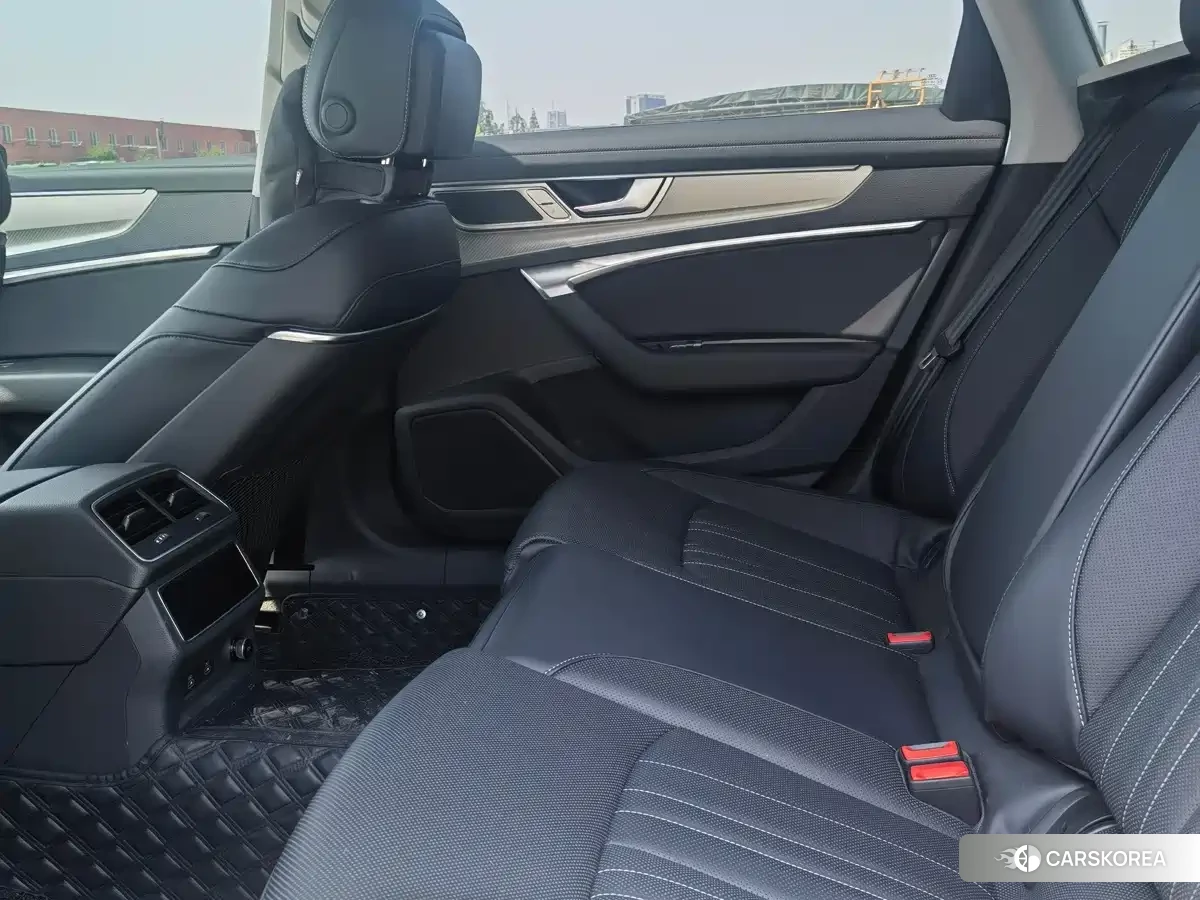 Audi A6L 2025 Черный из Китая
