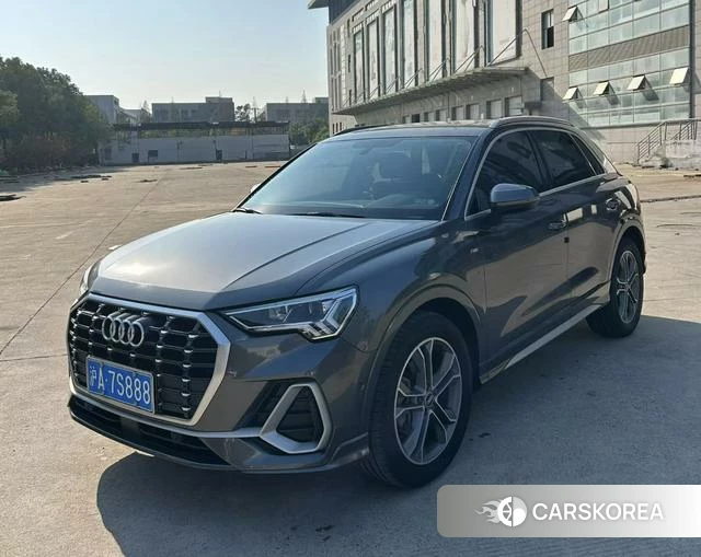 Audi Q3 2021 Темно-серый из Китая