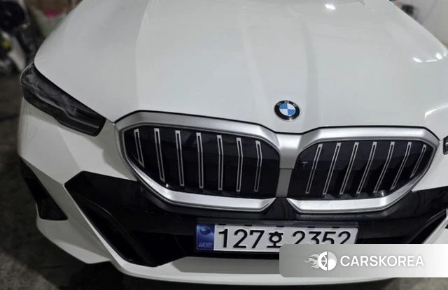 BMW 5 Series (G60) 2025 Белый из Кореи