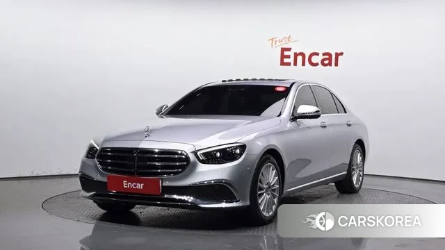 Mercedes-Benz E-Class W213 2022 Серебристо-серый из Кореи