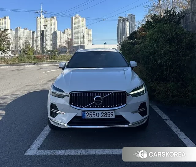 Volvo XC60 second Generation 2024 Белый из Кореи