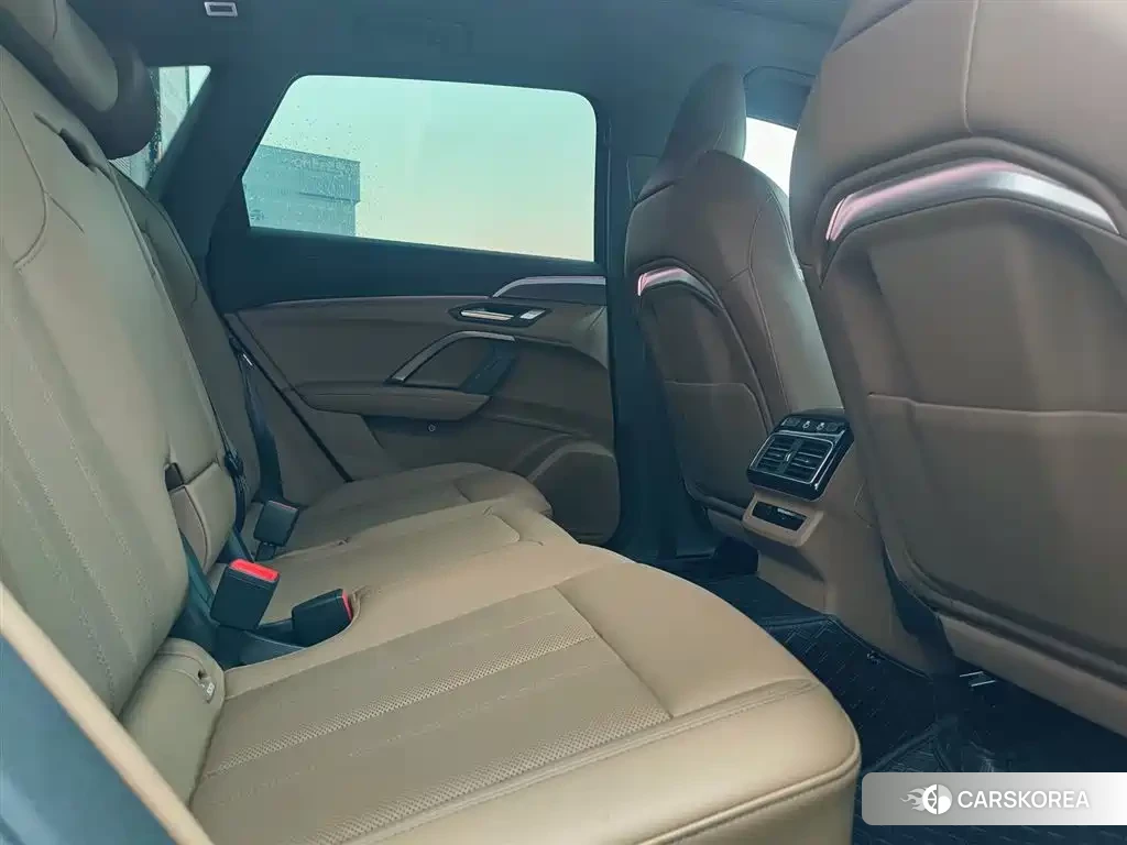 Audi Q5L 2026 Silver/gray из Китая