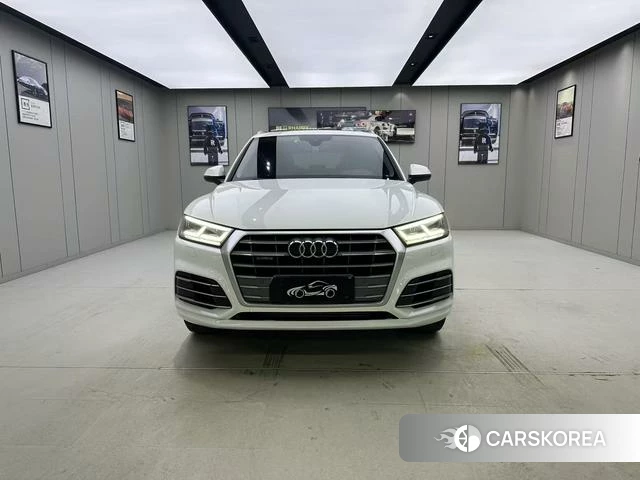 Audi Q5L 2019 Белый из Китая