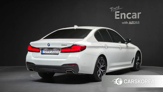 BMW 5 Series (G30) 2023 Белый из Кореи