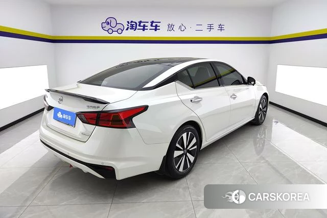 Nissan Teana 2022 Белый из Китая