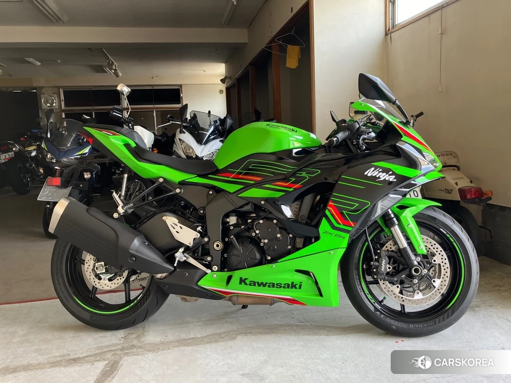 Проданный Kawasaki NINJA ZX-6R 2024 из Японии
