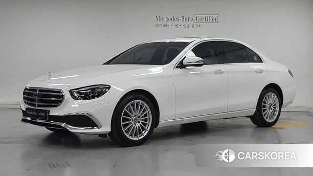 Mercedes-Benz E-Class W213 2023 Белый из Кореи