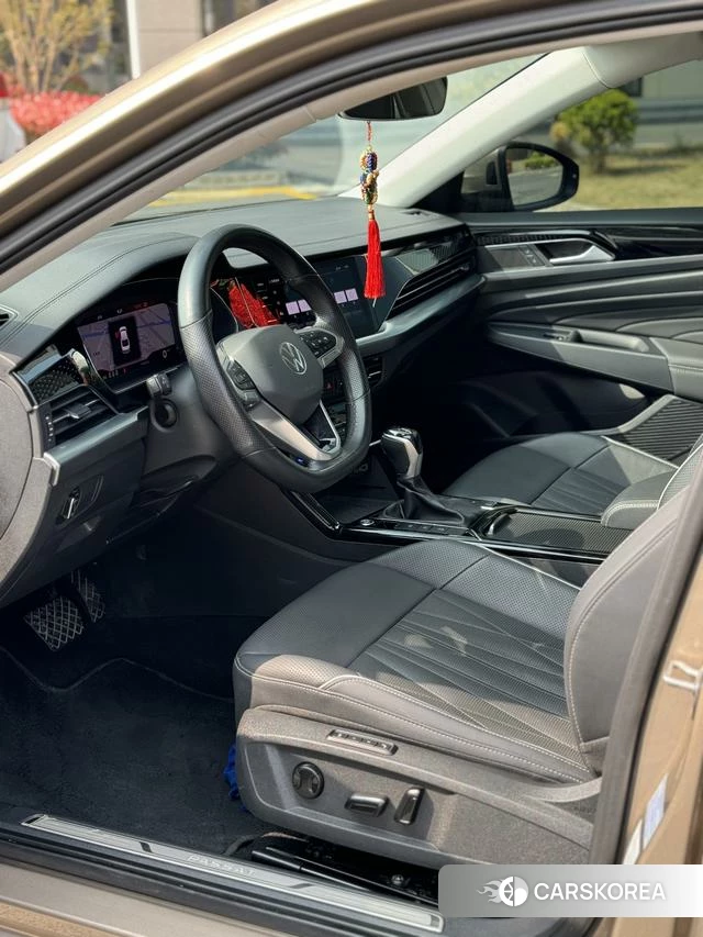 Volkswagen Passat 2021 Шампань из Китая