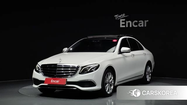 Mercedes-Benz E-Class W213 2019 Белый из Кореи
