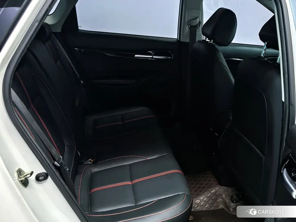 Kia KX3 2022 Белый из Китая, фото 2