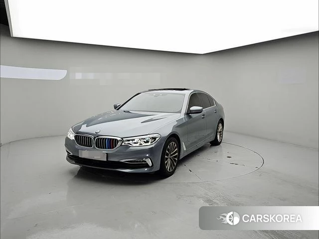 BMW 5 Series (G30) 2019 Цвет галактики из Кореи