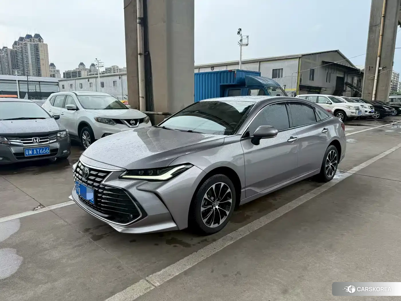 Toyota Avalon 2024 Champagne/brown из Китая
