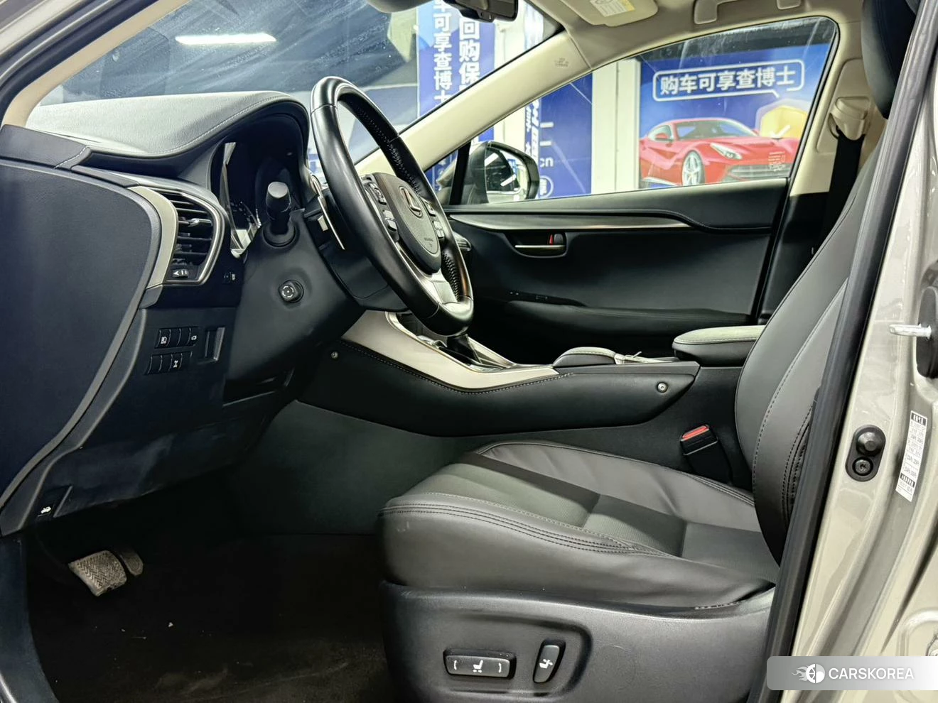 Lexus NX 2019 Серебристо-серый из Китая