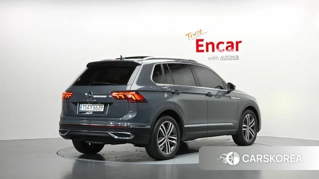Volkswagen Tiguan second Generation 2022 Серый из Кореи