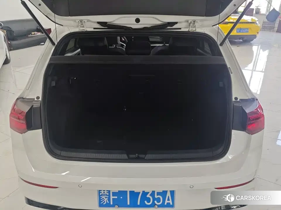 Volkswagen Golf 2025 Белый из Китая